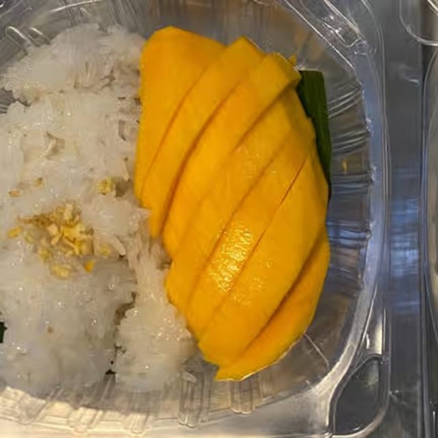 Sweet Rice with Mango (Seasonal).